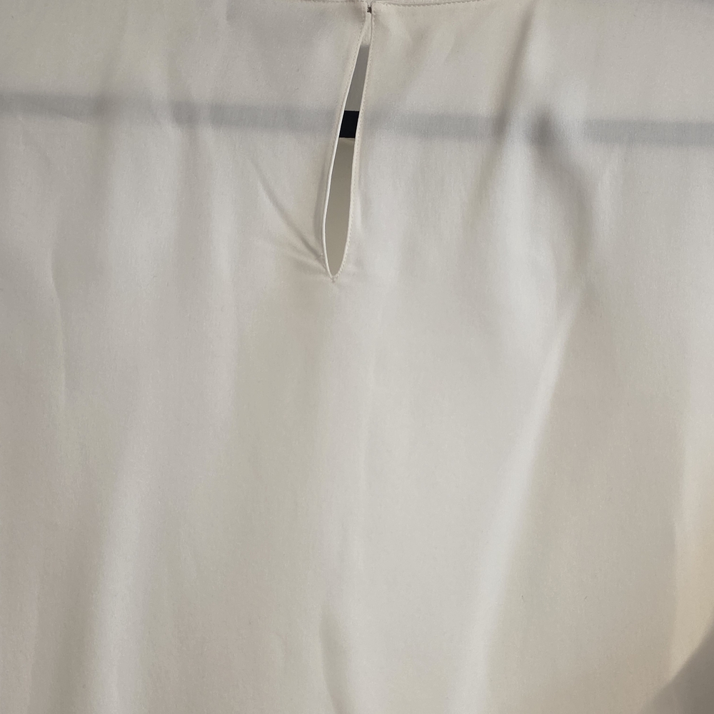 Theory Cream Sleeveless Blouse - Picture 3 of 4